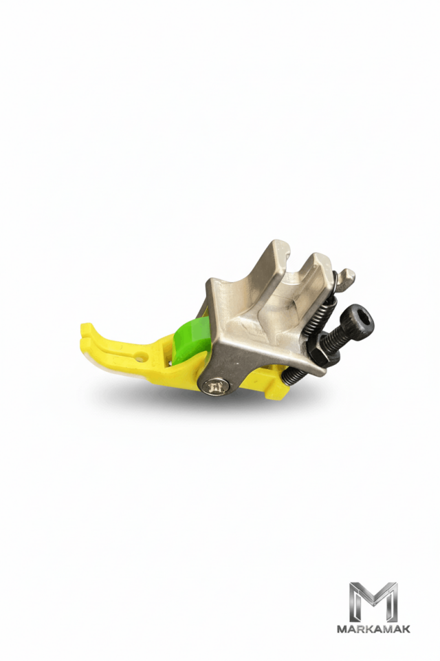 FLAT MACHINE WITH PLASTIC WHEELS AND FORK LEGS